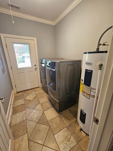 Building Photo - 621 Hadley Ct