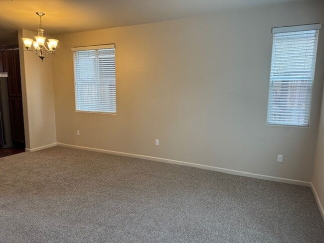 Building Photo - East Sparks Three Bedroom Home