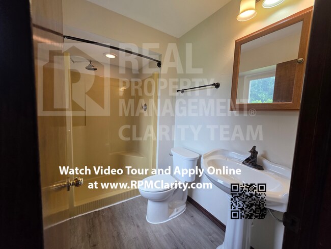 Building Photo - 3 Bedroom/2 Bathroom Home in Oregon, OH