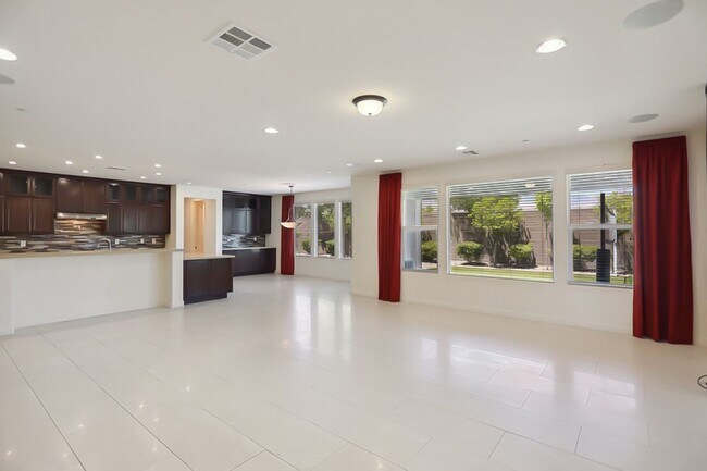 Building Photo - Stunning 5 Bed, 4 Full Baths And 2 Half Ba...