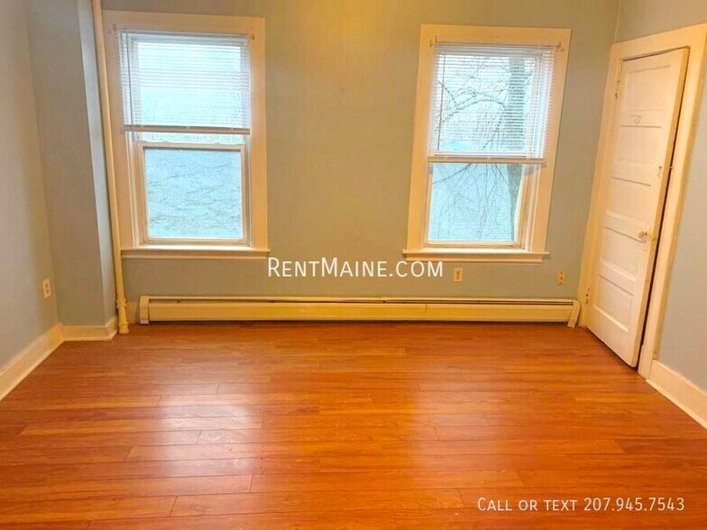 Building Photo - 207 S Main St