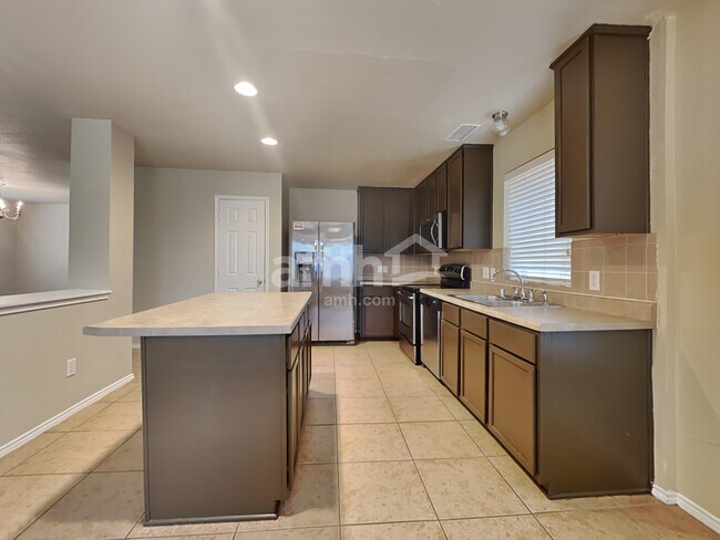 Building Photo - 2120 Malone Dr