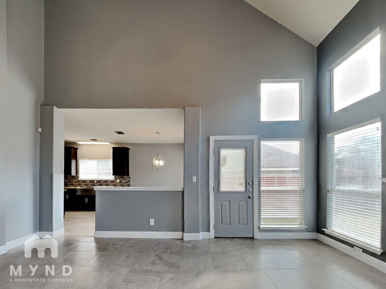 Building Photo - 26811 Spiral Canyon