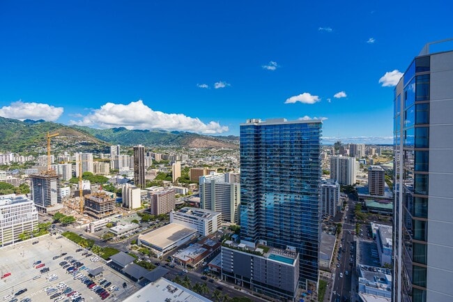 Building Photo - High-Floor Corner 2BR/2BA/2PK | Floor-to-C...