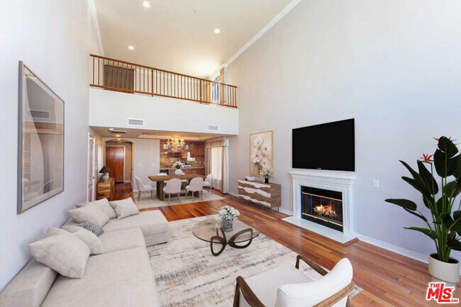 Building Photo - 11547 Rochester Ave