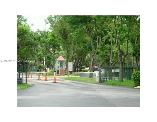 Building Photo - 14415 N Kendall Dr