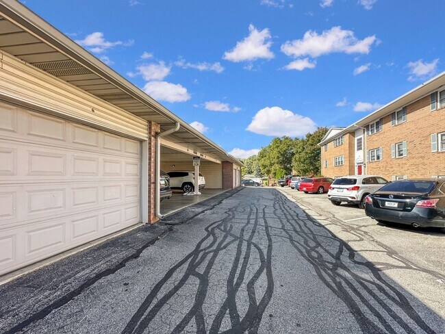 Building Photo - Cozy & Affordable 2-Bedroom Apartment at The Oaks on Davidson – Greensburg, IN