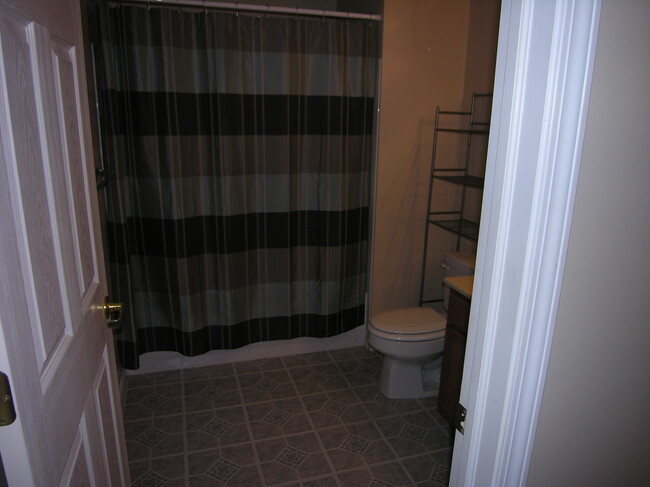Building Photo - 8921 Hunters Creek Dr