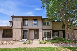 Building Photo - $2,240.95, 2-bed, 2-bath in Aurora with in Unit Laundry!