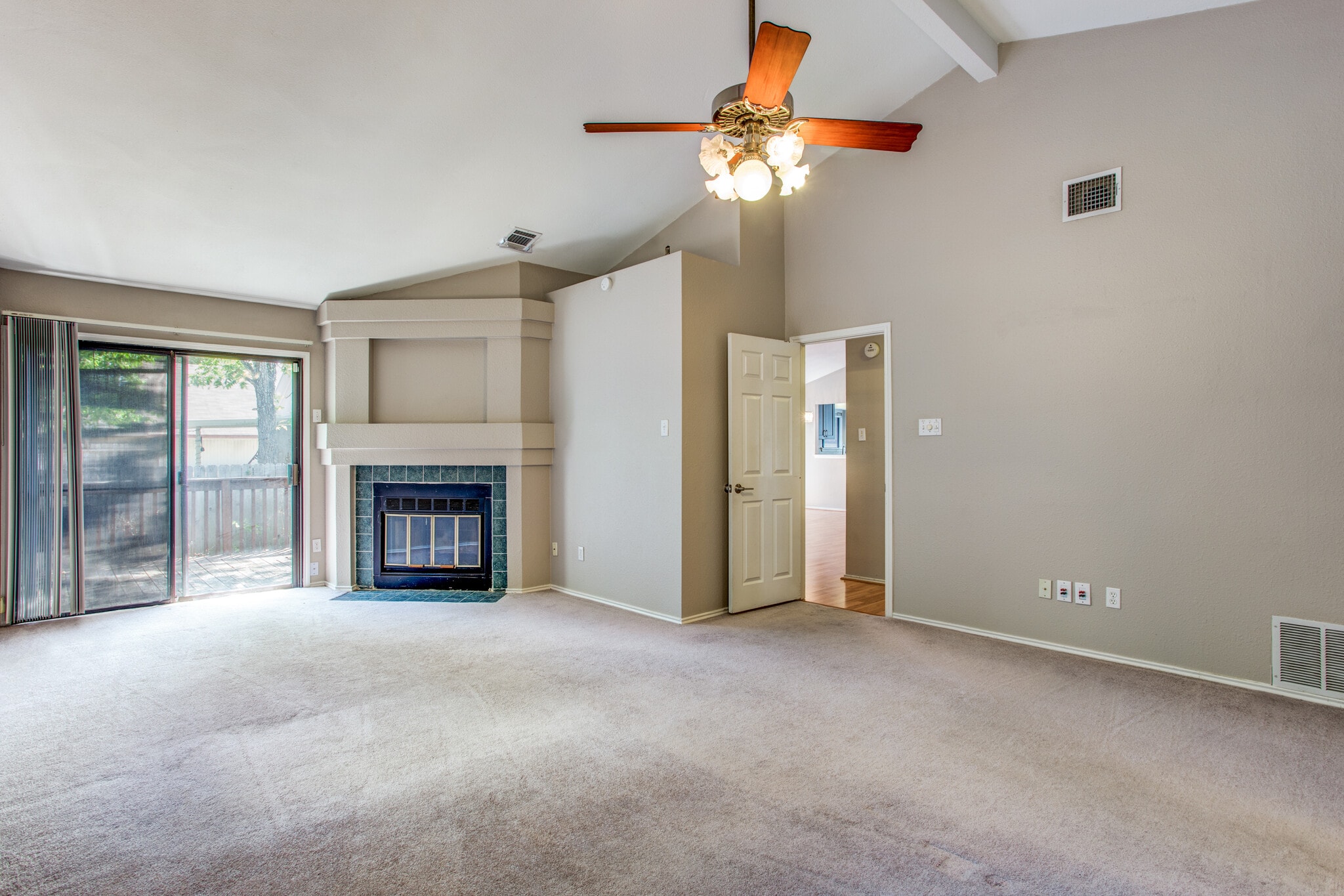 Building Photo - 12025 Shady Springs Rd