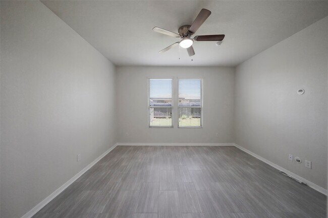 Building Photo - 2719 Skyview Long Dr