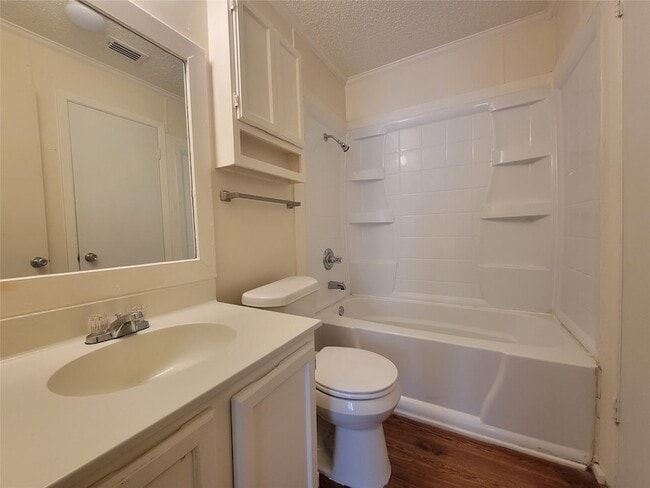 Building Photo - 1133 Houston Dr
