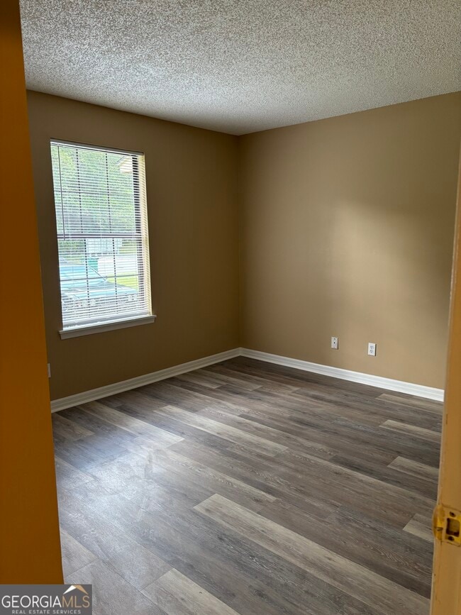 Building Photo - 207 Admiral's Walk Dr