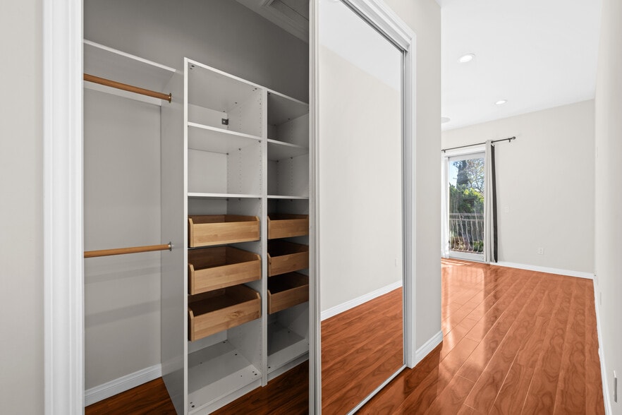 Building Photo - 6069 Horner St