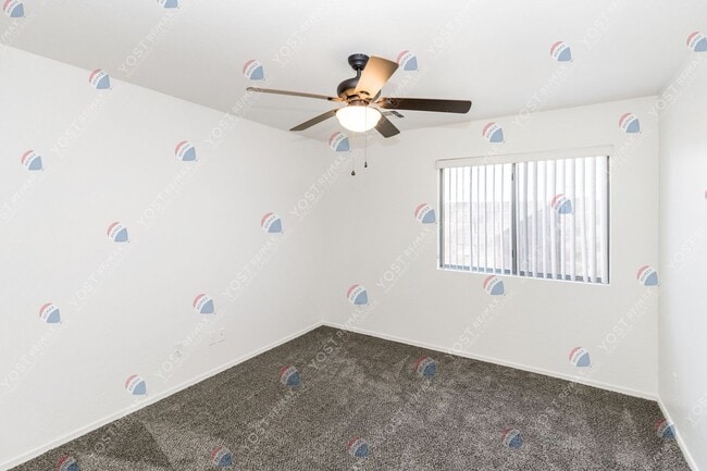 Building Photo - Charming home with great move in special! ...