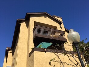 Building Photo - Leucadia, FULLY furnished 2 BR 2, 2 1/2 BA...