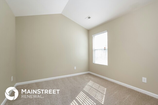 Building Photo - 5892 Village Loop