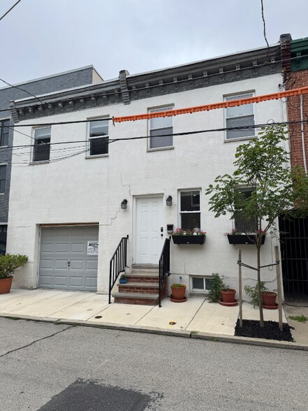 Primary Photo - 1221-1223 Annin St