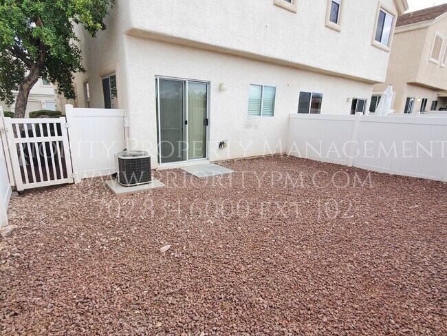 Building Photo - ~IMMACULATE TOWNHOME! Gated Access! 2 Primary Bedrooms! 1 Car Attached Garage! DO NOT MISS THIS!