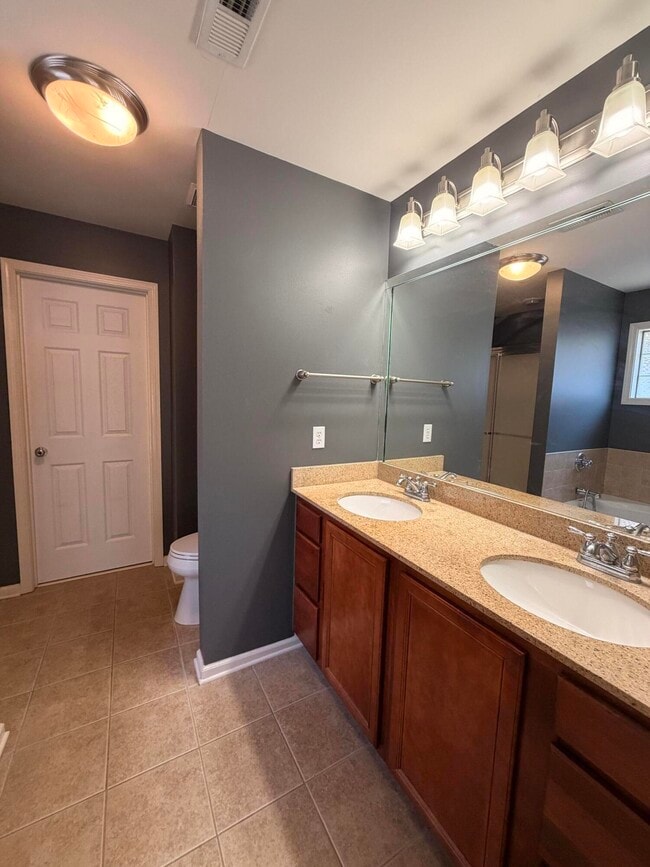 Building Photo - 2904 Mahala Ln