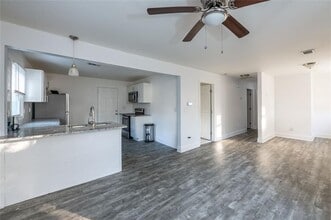 Building Photo - 2973 1st Ave SW