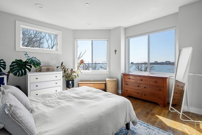 Building Photo - 1400 Columbia Rd