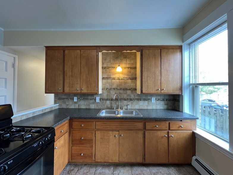 Building Photo - 2716 Hennepin Ave S