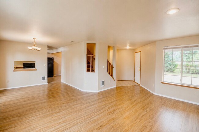 Building Photo - 1637 (TPO)