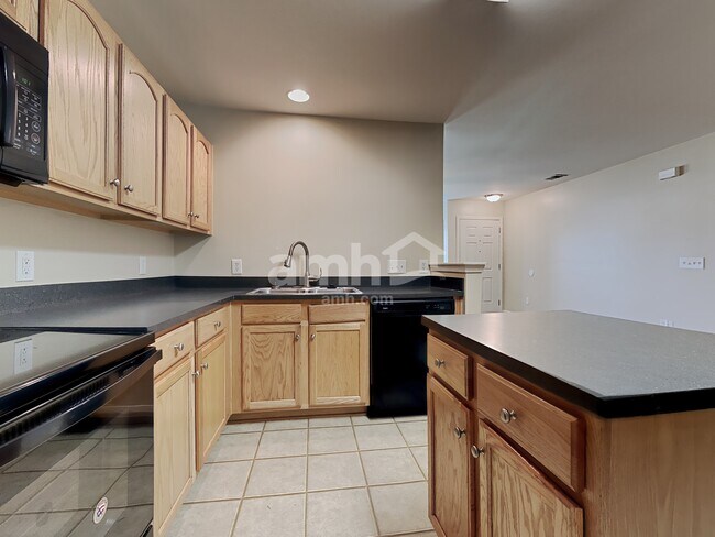 Building Photo - 2043 Cripplecreek Dr