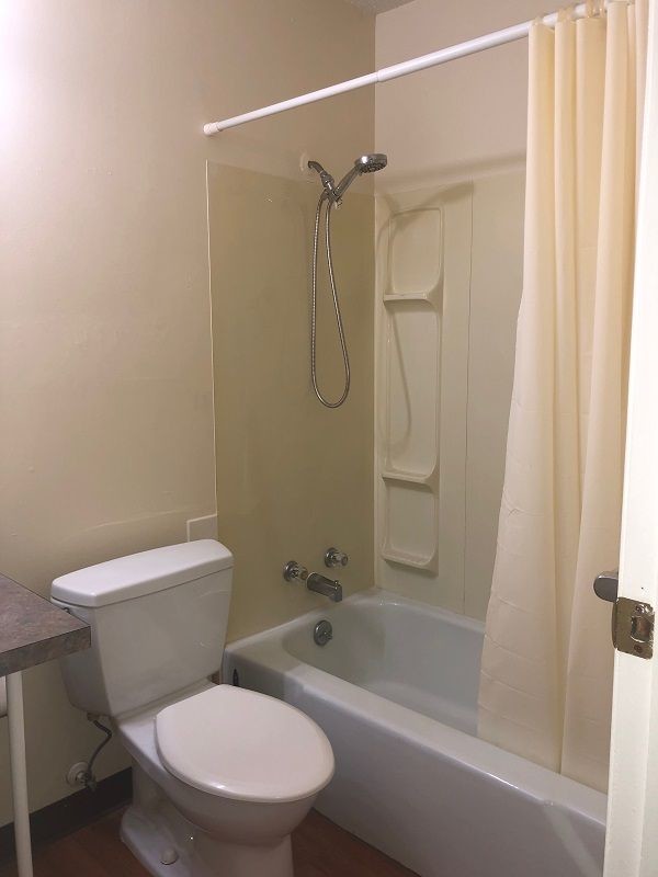 Building Photo - Cant Beat this Deal--590