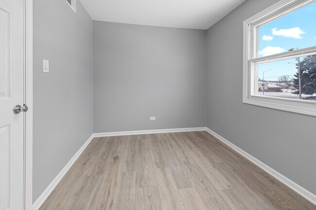 Building Photo - 7968 163rd Pl