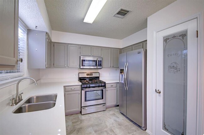 Building Photo - 8800 Peppergrass Cove