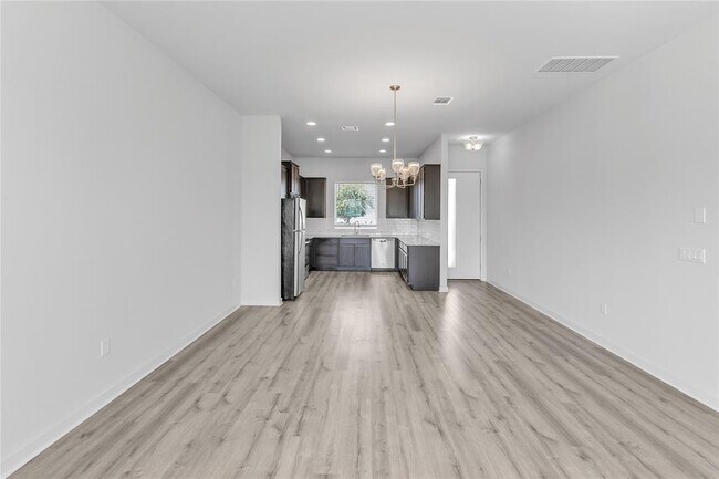 Building Photo - 1203 Showbox St
