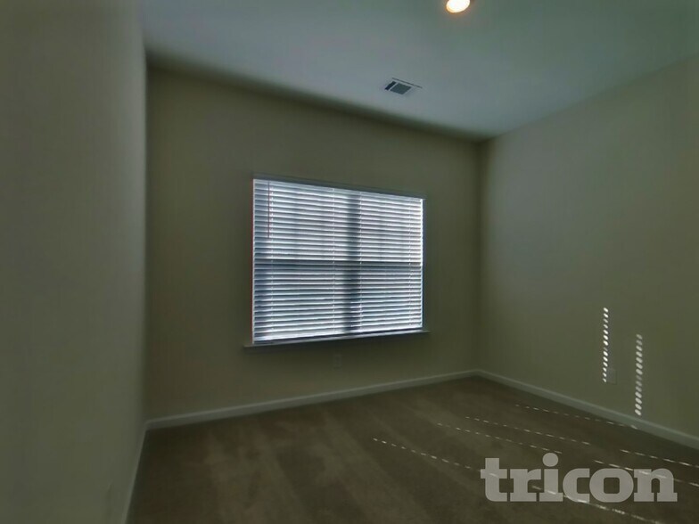 Building Photo - 617 Mountain Oaks Pkwy