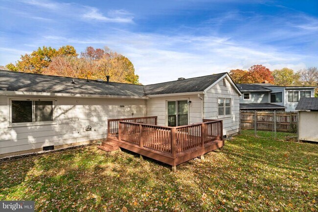 Building Photo - 4421 Kenwood Dr