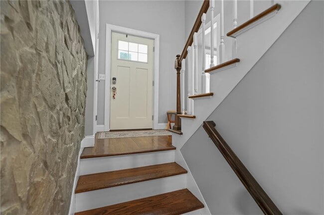 Building Photo - 181 Highland Ave