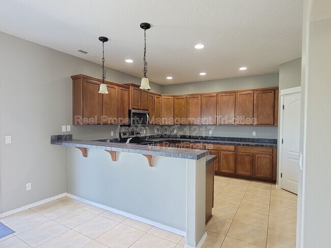 Building Photo - 5017 Laredo Dr