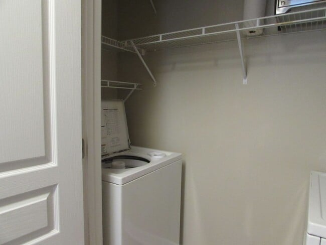 Building Photo - 10125 Westmoreland Rd