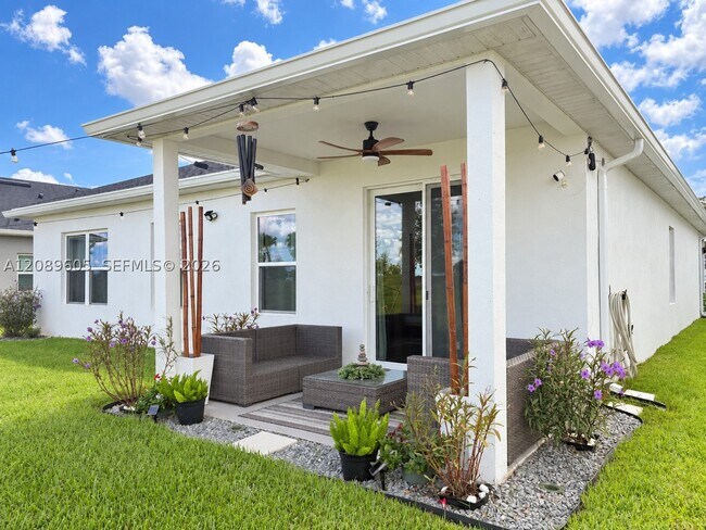 Building Photo - 12555 SW Forli Wy