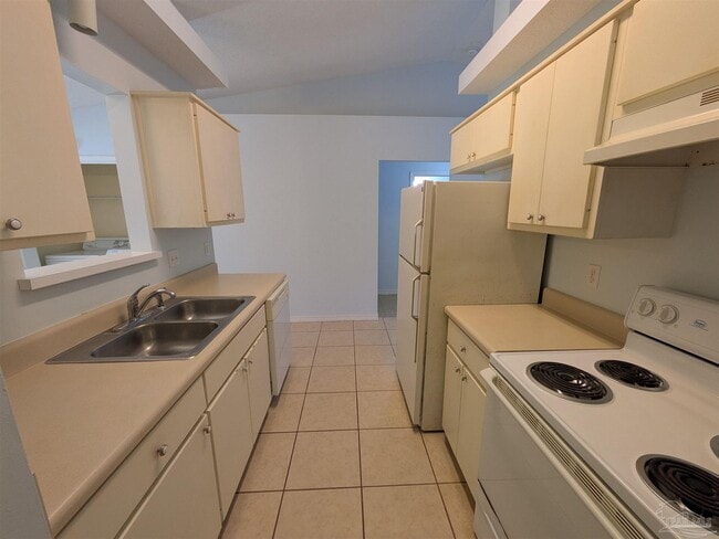 Building Photo - 3359 Green Briar Cir