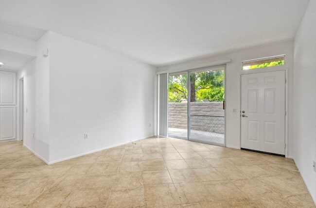 Building Photo - Newly Remodeled - Stunning 2 Bedroom, 2 Ba...
