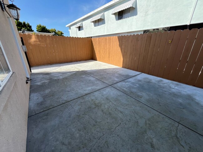 Building Photo - Upgraded and Beautiful Spacious 4 Bedroom ...