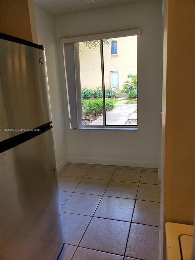 Building Photo - 1154 Coral Club Dr