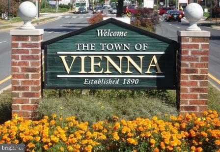 Building Photo - 1727 Pebble Beach Dr