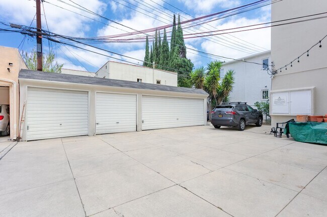Building Photo - 6313 Orange St