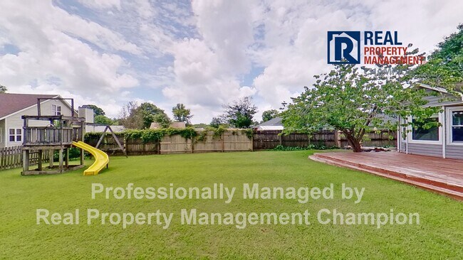 Building Photo - Charming Ranch Style Home with Spacious Fenced Yard