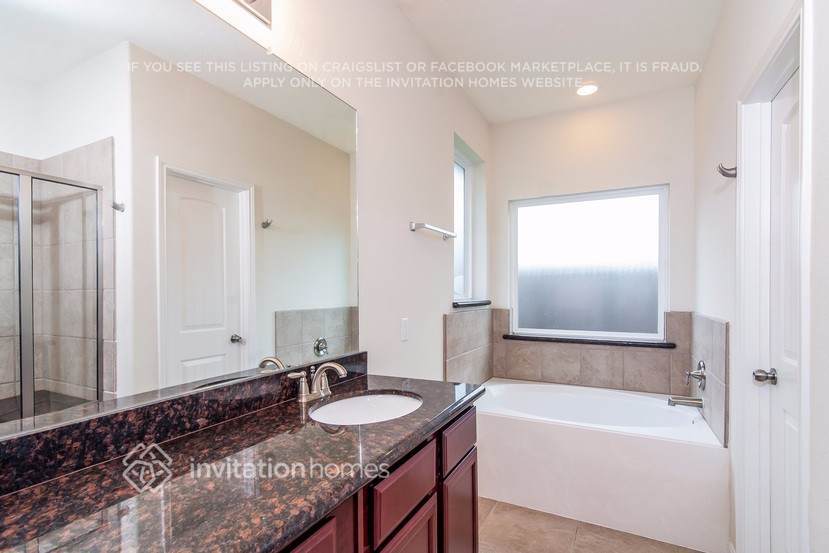 Building Photo - 3322 Rose Trace Dr