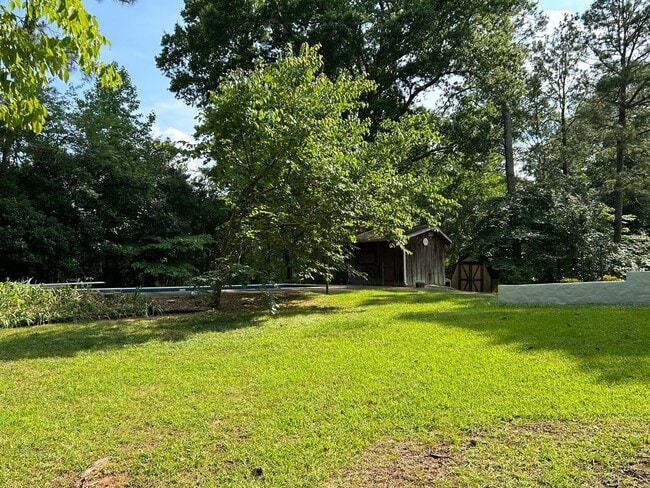Building Photo - 504 Stoney Brook Dr SW