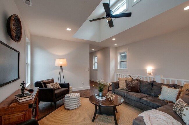 Building Photo - Amazing Location - 3 Bed, 2.5 Bath w/ Vaulted Ceilings and Covered Deck