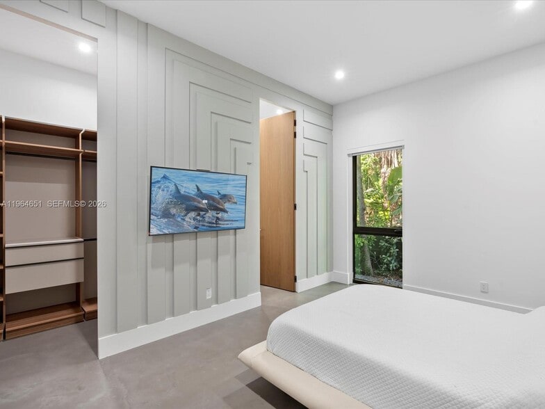 Building Photo - 871 NE 83rd St